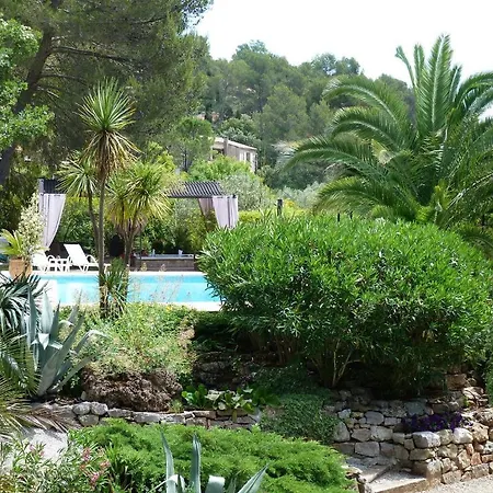 Du Pere Bed & Breakfast *